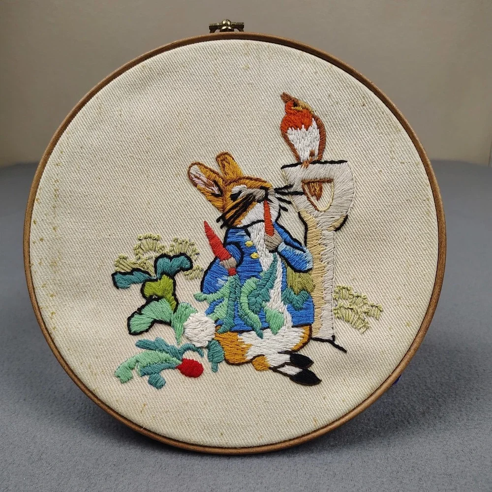 Vintage Needlepoint On Hoop Peter Rabbit In Garden Charming MCM Wall Hanging 8